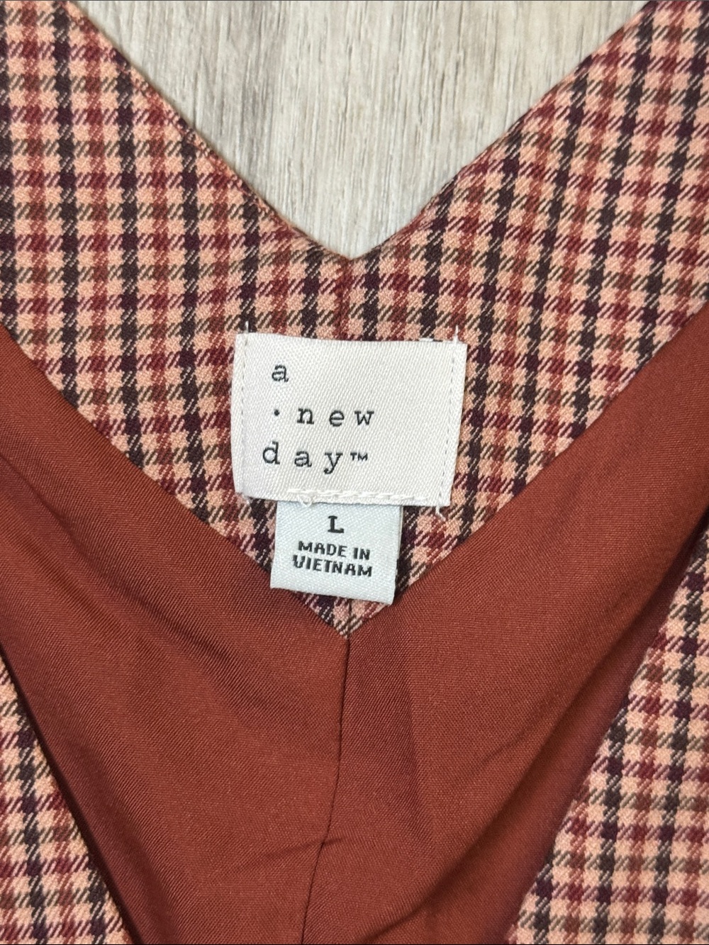 A new day Houndstooth Button Front Vest in Rust. Size Large - Picture 3 of 6